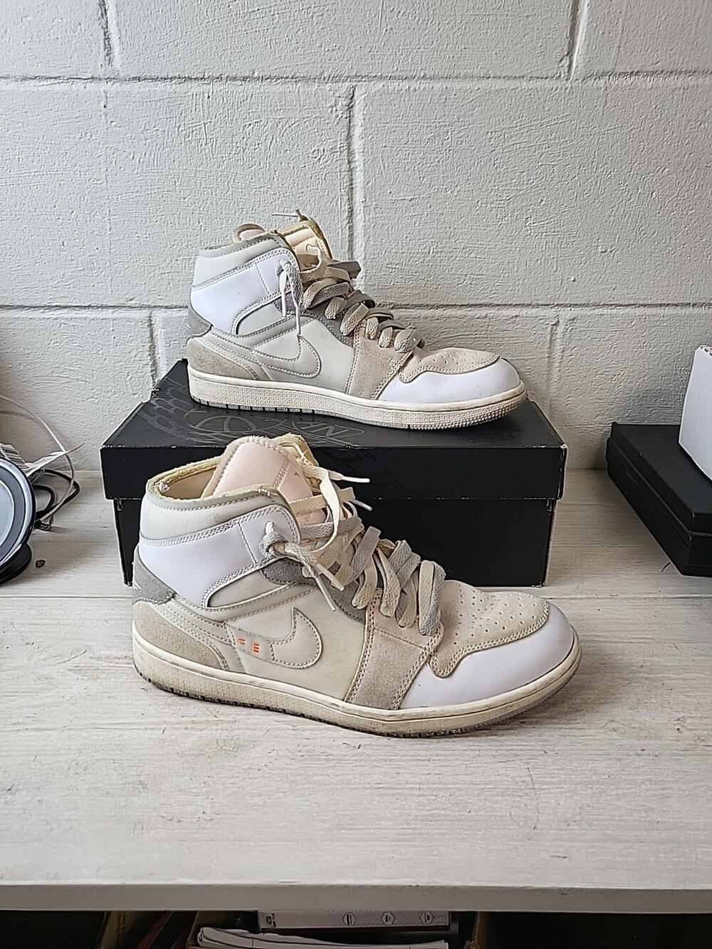 Size 10 Air Jordan 1 Mid SE Craft White/Neutral Grey-Phantom DM9652-100
